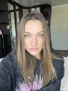 EmmySkyy Public Pic 4