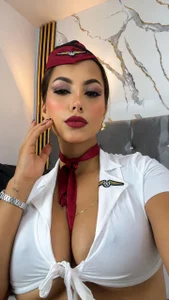 vanessa_saquirt 💖 Sweet, pretty, and a little bit mischievous. Pic