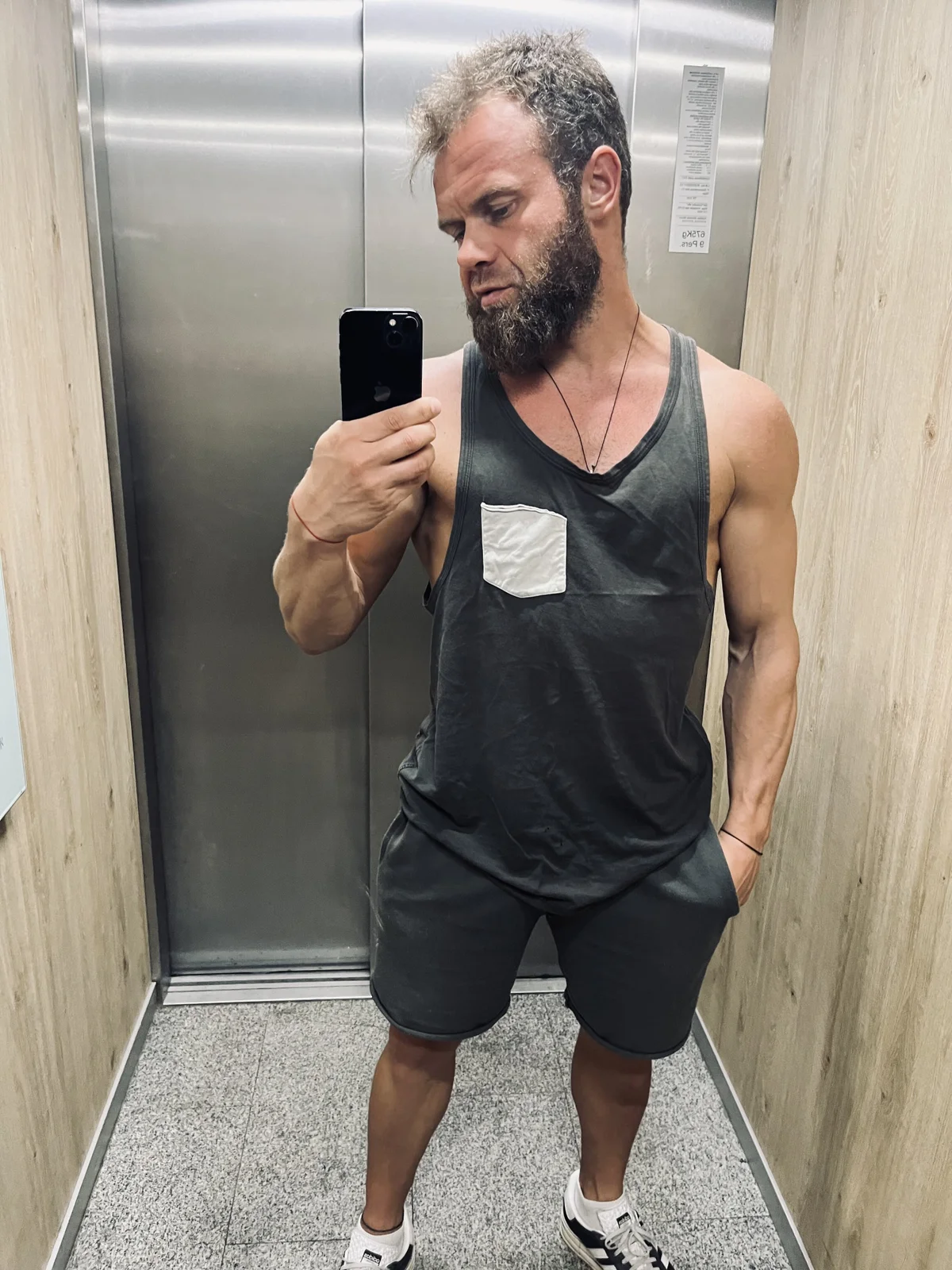 Трендове зображення  5805 Stewart_Barnz