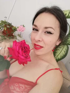 HaileyMoonn Flowers all over me Billede 3