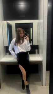 EmiliaLeuze Public Pic