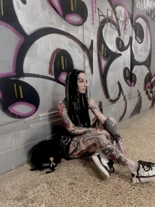 Velvetbat Its me Kuva 3