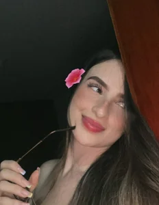 Public de MadissonVega_  2 Imagens