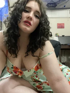 Thiccums-the-Goddess's photo