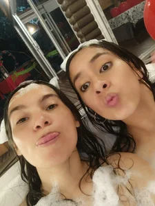 Emily_and_Soffy 🥰foam bath🛀🏻💦 Εικόνα 3