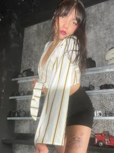 chloeey777_ Public Pic 3