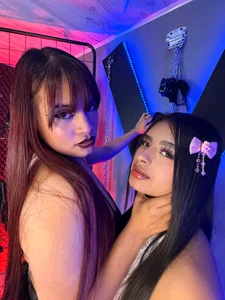 IzobethAri_BDSM Public Bilde