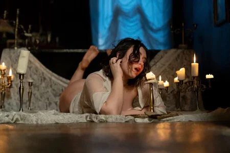 lilly_Cherry_ Public Pic 2