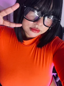 sharloth_0 🧡 Between books and mysteries, I also know how to stir up temptation. 😉 사진 6