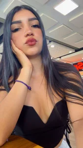 Naughty_Vanessa_ Public Pic 5