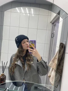 ShaeHeeter Different images Pic 3