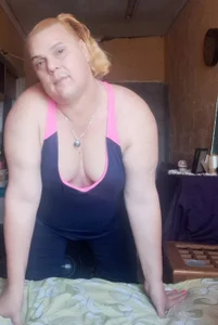 JadeTodd43 Who going to help me with my squats Pic