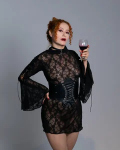 amy_e: Hot Vampire 🔥 ( 4 фото)