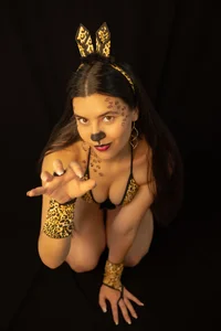 Get to know my wild side; do you dare try to tame me? 🧡🔥 od CataSky__  snímek