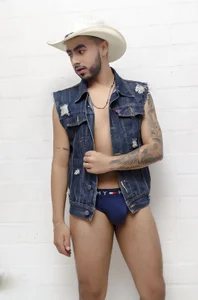 ItsMeEros: Cowboy ( 3 фото)