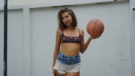 EveSiren Basketball Player Gambar 3