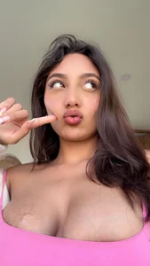LilyGarciia Public Εικόνα 4
