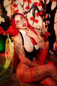 Megan_wolf1_ 🥴midnight delirium👻 Pic 4