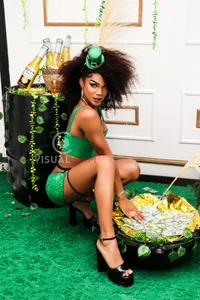 NaomiSteward San Patricio Day! Perfect section 🍀 Pic 8