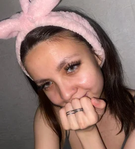 MiriamBinette honey UwU Pic 3