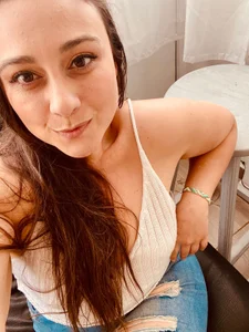 DulceVega Public  4টি ছবি