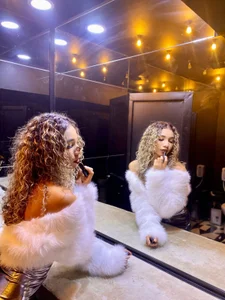 Kylie_Jennerr ESCENCIA NATURAL  6টি ছবি