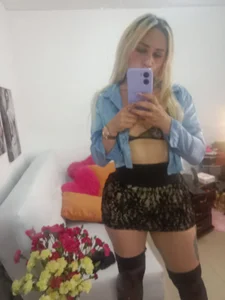 IvanaBliss kullanıcısının “My desire begins at your neck and ends wherever you want.” albümü -  8 fotoğraf