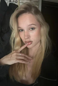 ElizFait Public Pic