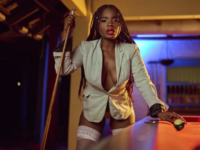 LindaBird Pool Pic 3