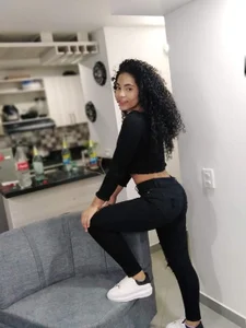 Exotic_Ambar Public Pic