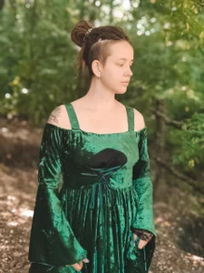 LisaFoxy_y Greenery around me, and I'm dissolving into it Billede