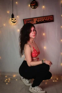 abellaa_lovv Halloween is on fire with this gorgeous girl😈 Bilde 4