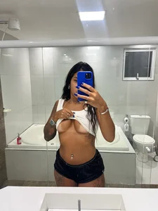 Dianapolemica_'s XXX Nude Photo 1