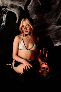 VesperaNokturne_cs 🕸️🖤 Amidst shadows, mystery, and temptation… even darkness has its charm. 💀🕯️✨ Pic 6