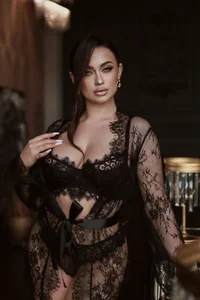 ArielGrand Public Pic 3