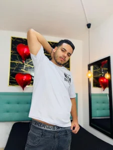 Trevor_AshEvery good boy needs a dark king to guide him Bild