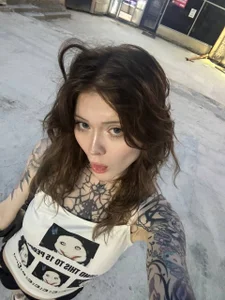 ShadowBarbie Public - {count, plural, one {תמונה אחת} two {שתי תמונות} many {# תמונות} other {# תמונות}}