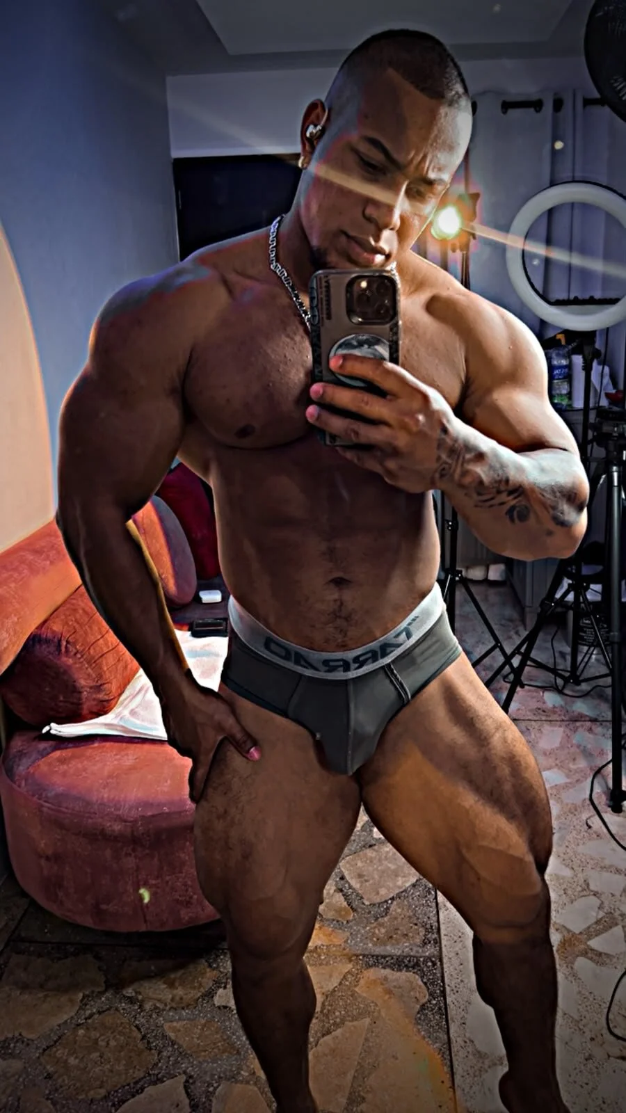 Travis_lenox_ Populært bilde 7007
