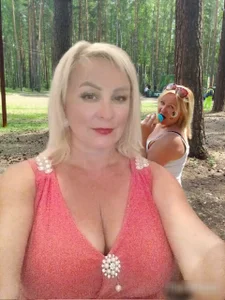 mira_robinsonnn RED DRESS Pic 3