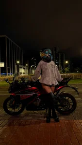 lau_star Biker girl 🌸😘😎 - {count, plural, one {תמונה אחת} two {שתי תמונות} many {# תמונות} other {# תמונות}}