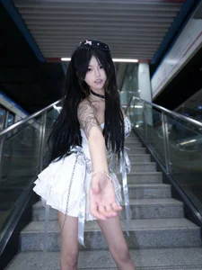 momo-2580: Public ( 4 фото)