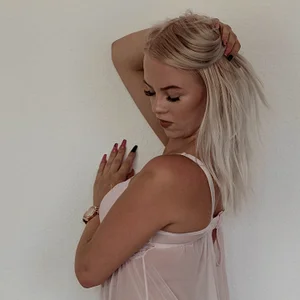 YoungAngelXxx's XXX Nude Photo 1