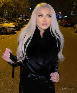 AlexaFaye A little party never hurt anybody😁 Pic 3