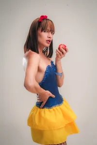 PaulinaLondra2 Public Pic 3