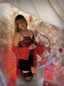 valery_delux hot victorian girl Pic 2