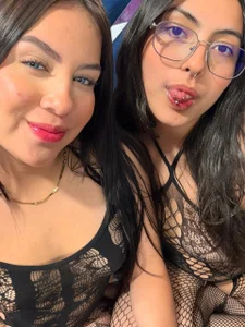 Instinct & Desire od TheGirlsShow  3 snímek