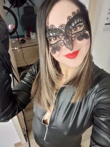 Ariana_blonde 😈 are you ready for a little trouble? зображення 9