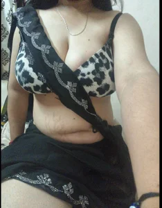 Lustypayal Sexy in sari 🫣💦 Pic 2