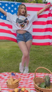 MollyCruz 💖Happy 4th of July! 🇺🇸 Immagine  4