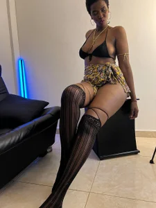 kattyytaylor your beautiful brunette Poză 2